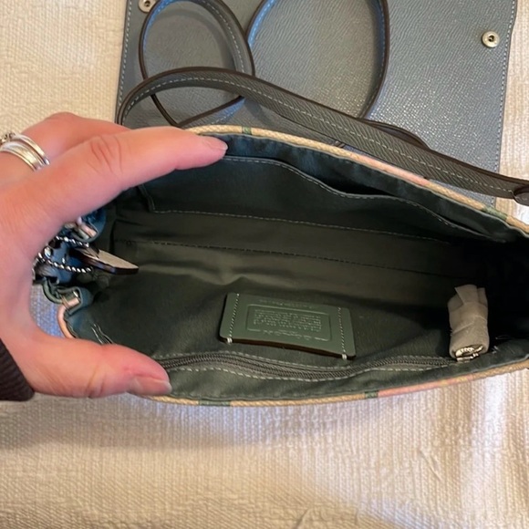 COACH RUBY NWT Camo Rose Reverse Crossbody. Hard to find pattern - Picture 8 of 10